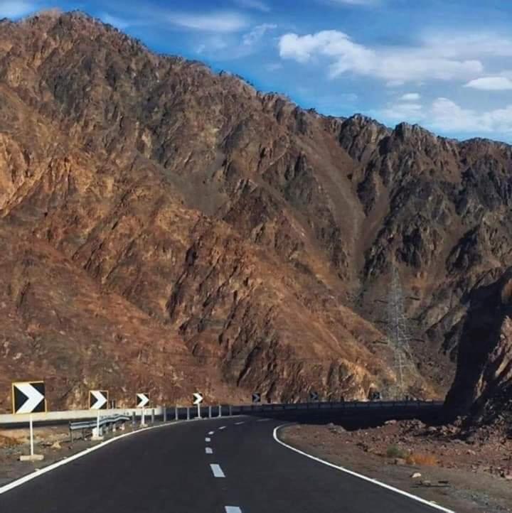 فندق فور إس دهب المظهر الخارجي الصورة