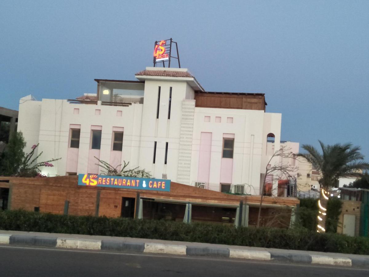فندق فور إس دهب المظهر الخارجي الصورة