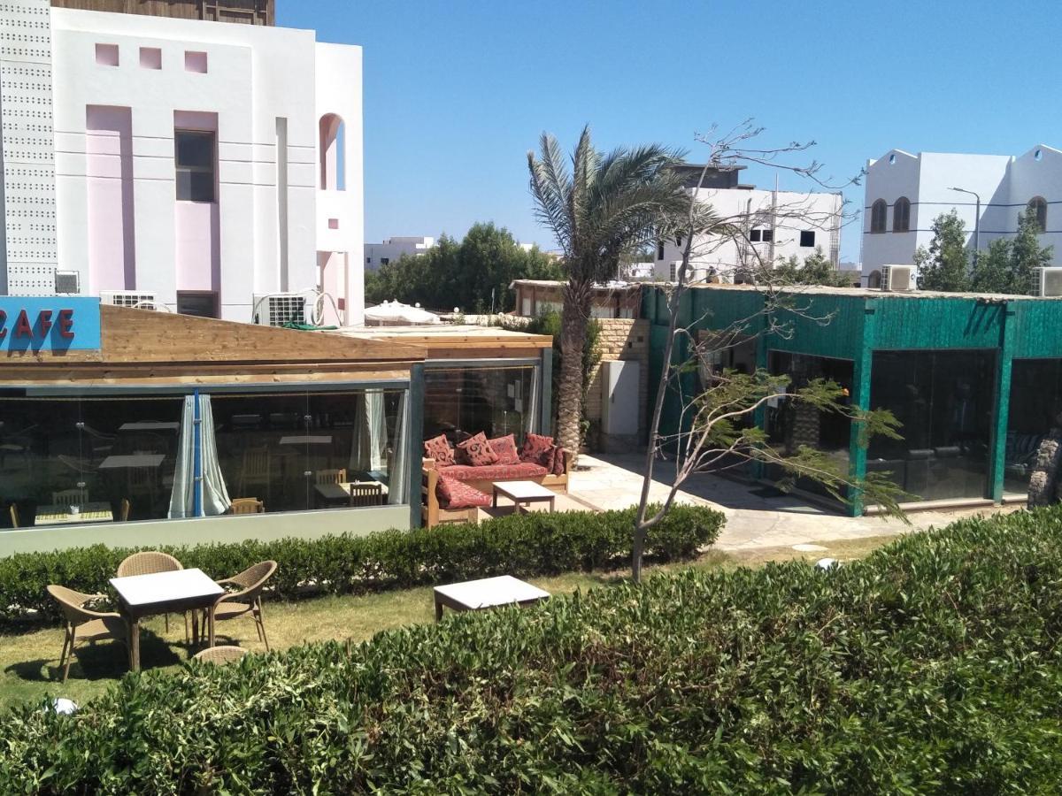 فندق فور إس دهب المظهر الخارجي الصورة