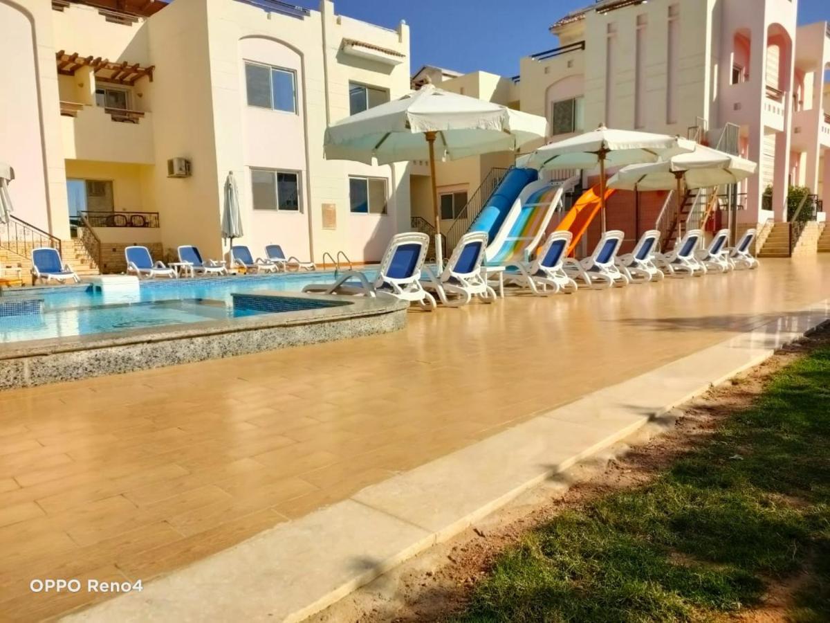 فندق فور إس دهب المظهر الخارجي الصورة