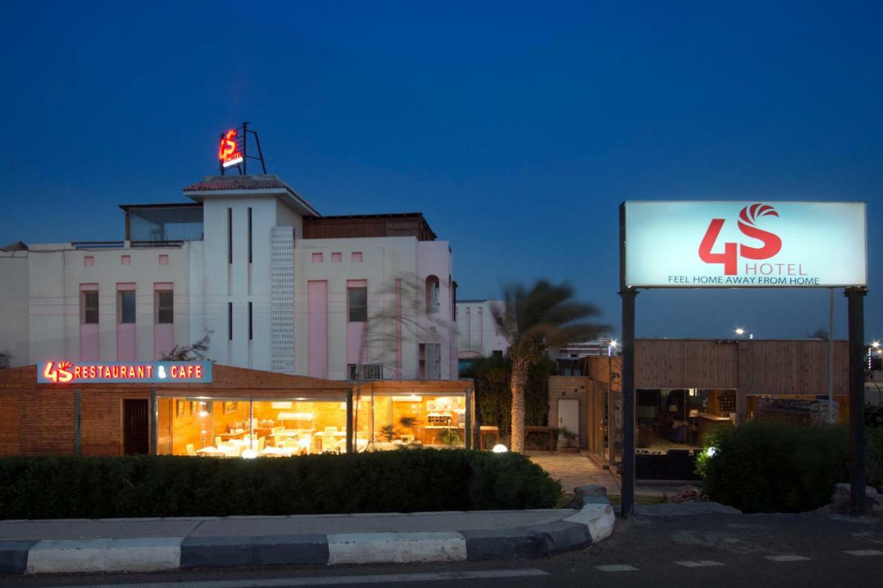 فندق فور إس دهب المظهر الخارجي الصورة